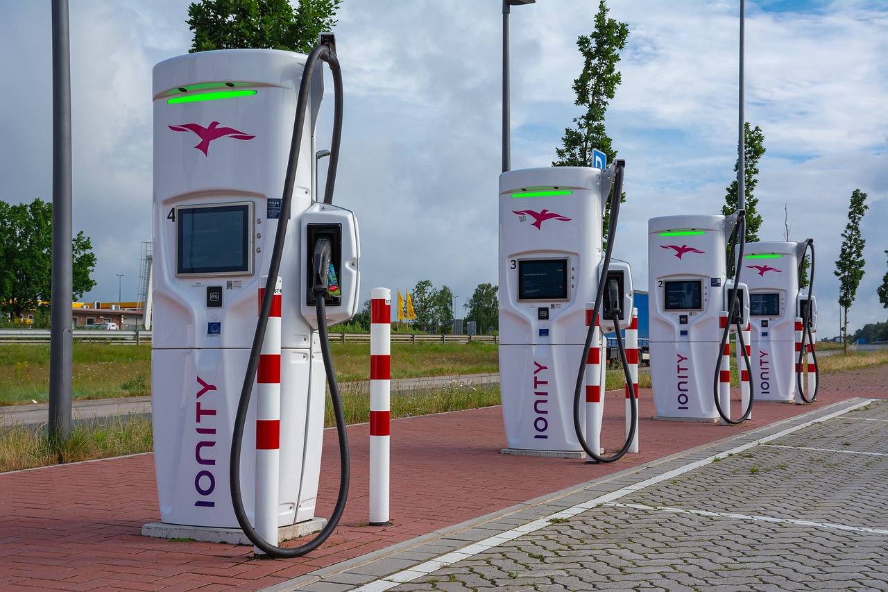 Nabíjecí stanice na elektromobily. 